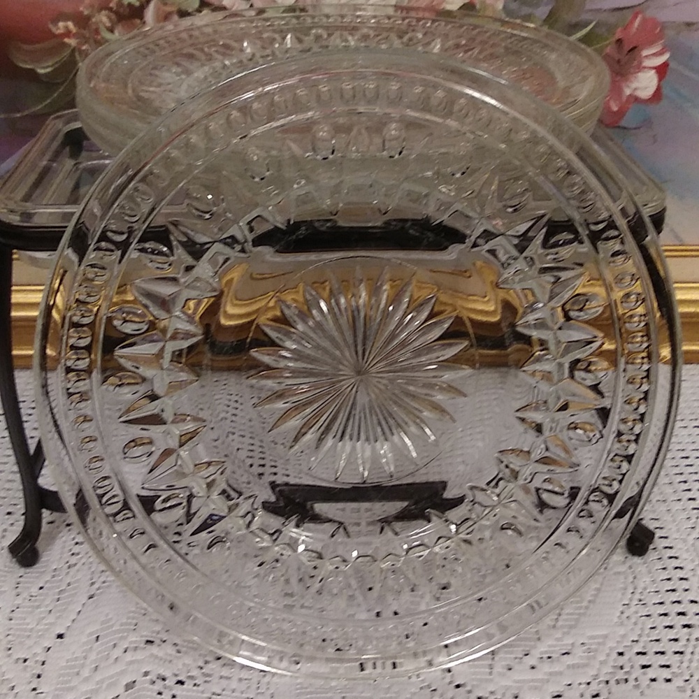 4 Crystal plates.